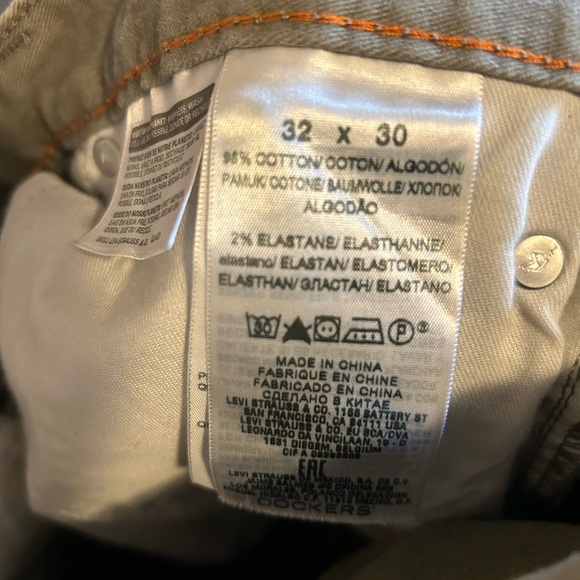 Men’s Dockers khakis - Picture 4 of 5